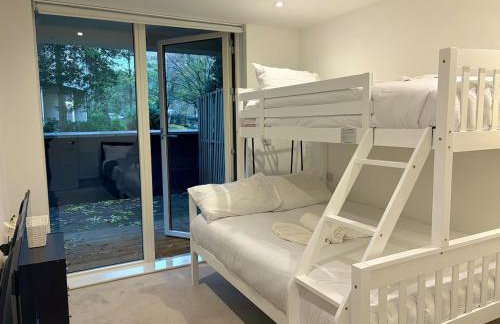 Modern and Spacious 3BR Flat W Balcony - Sleep 12 - Foto 8