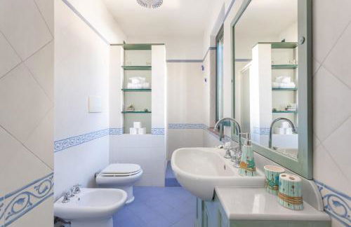 Villa Ray - Front row beachfront with garden - Foto 27