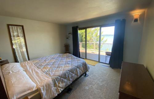 PNW MCM 155ft Private Waterfront Gem on Raft Island with Hot Tub - Foto 25