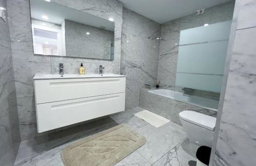 Luxury three bedroom apartment at Estepona - Photo 18