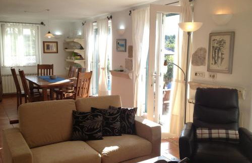 Deluxe Villa Sirena on the beach with Pool - Photo 24