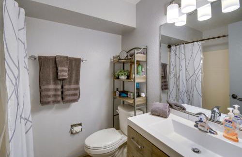 Walk to the Beach Ocean Shores Condo! - Foto 16