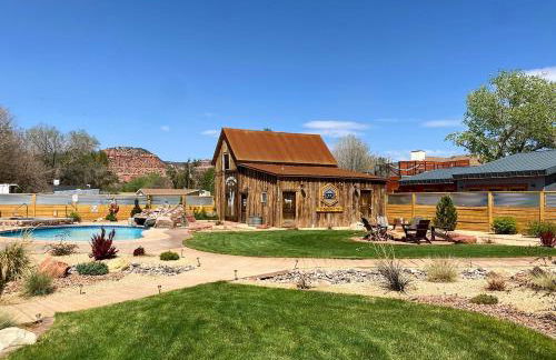 Timber & Tin H 2Bed 2Bath w Pool & Rooftop Deck - Foto 6