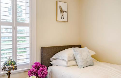 City to Country Retreat Luxury Cottage with Hot Tub - Foto 32