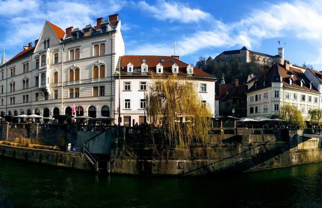 Ljubljana Riverbank Apartment in City Centre! - Photo 15