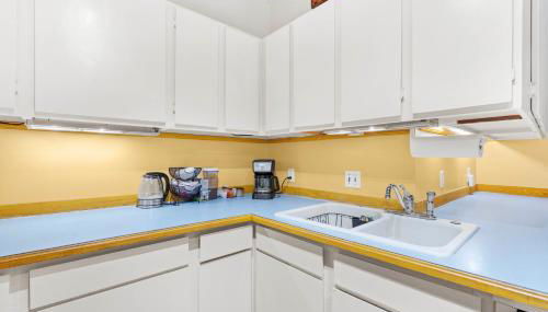 Charming Saugatuck Condo with Private Deck and Grill! - Foto 5