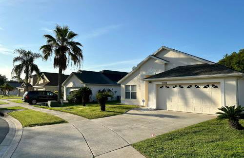 Private pool with a beautiful view overlooking the lake! Near Disney - Universal - Foto 4