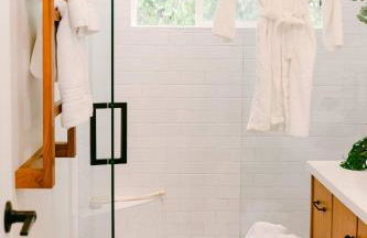 Luxe OB Home, Walk to Beach, Sauna, and Backyard - Photo 28