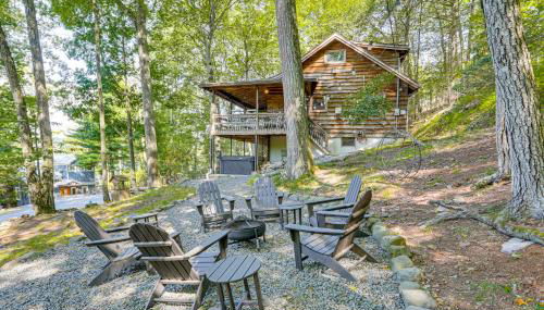 Less Than 1 Mi to Lake Cabin with Hot Tub in Greentown! - Foto 3