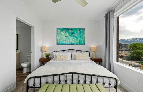 Gorgeous Central City 2BD 2BA - Foto 13