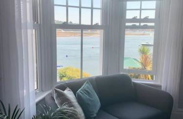 A unique and spacious river front property - Foto 38