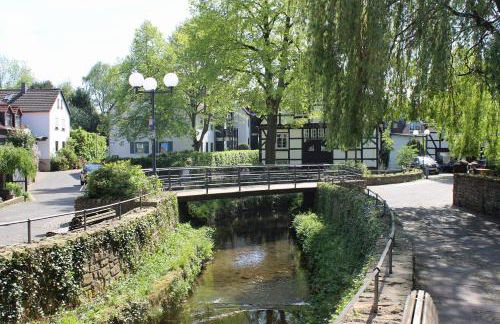 MOLA Apartments-Historische Ferienwohnung im Bachviertel Herdecke Zentrum für 3 Personen-Gratis Parkplatz-Highspeed WLAN-auch für Langzeit geeignet - Foto 22