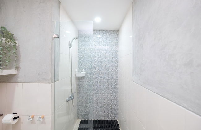 Simple And Comfort Studio Apartment At Nine Residence - Foto 16