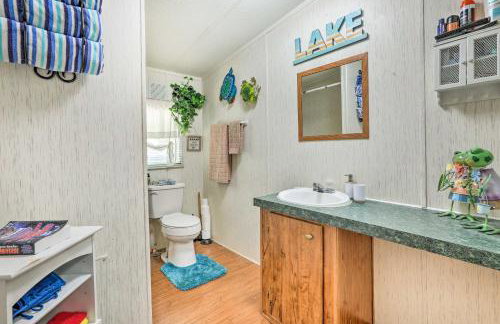 Waterfront Sparta Gem with Fire Pit and Kayak! - Foto 19