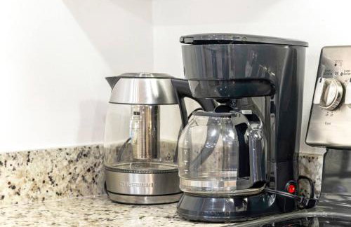 Sleeps 12 | 2 Kings w/ Ping-Pong, Gym, Arcade, BBQ - Foto 43