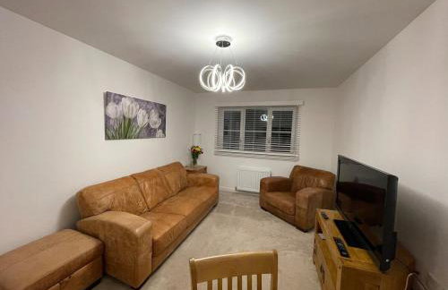 Modern 2 Bedroom Flat in Quiet Village w/ Ensuite - Foto 10