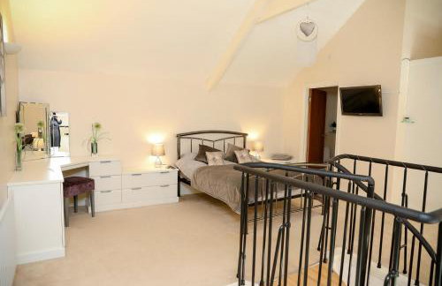 Beautiful cozy 3 bedroom 2 bathroom apartment - Foto 35