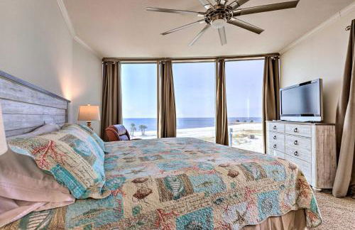 Sunny Beachfront Biloxi Condo with Resort Amenities! - Foto 11