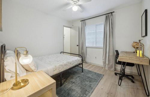 Sunny Door Escape - Entire House in Richmond TX with Cowboy Pool - Foto 24