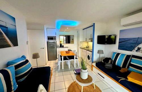 Dans un cadre d'exception, Vue mer panoramique à Agay Côte d'Azur, Village Vacances Cap Esterel, 2 chambres, avec jardin, golf, climatisation, Wifi, 5 piscines - Foto 14