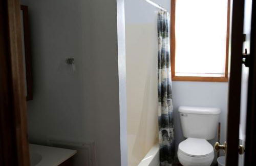 Rustic Family Cabin Rental with a Fire Pit near Wisconsin Dells - Foto 20