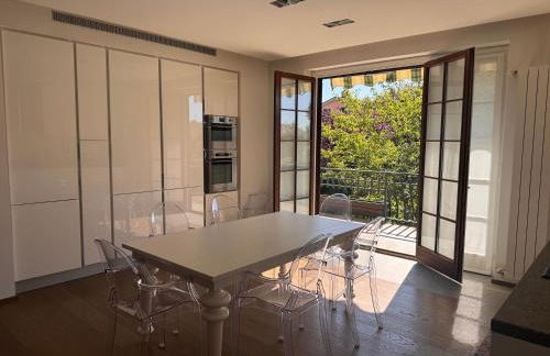 Ampio Appartamento con vista lago, sauna e camino Golf club Margara - Foto 1