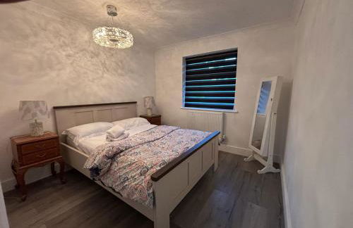 The Luxe 2BR Specious Bungalow - Garden & Parking - Foto 17