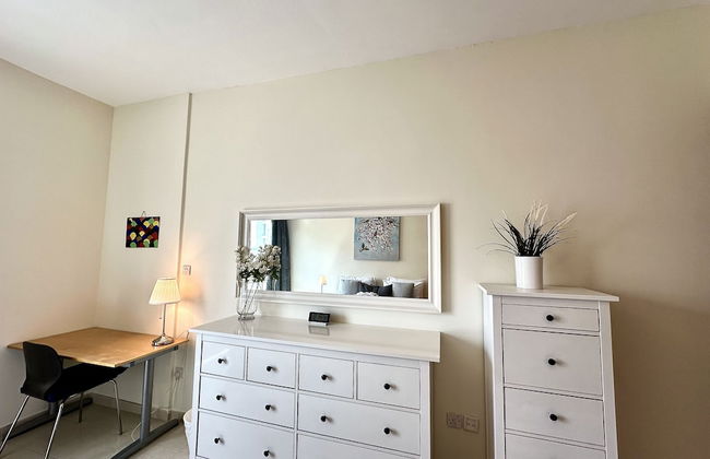 Lux BnB I Turia Tower I Lake & Garden View - Photo 6