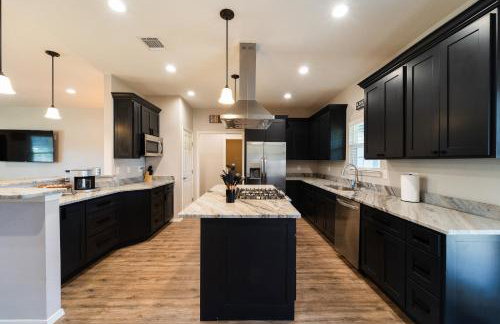 Game Barn, Cowboy Pool, 17ft Movie Screen - sleeps 10 - Foto 8