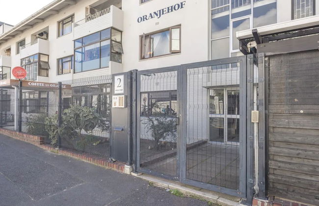 Vibrant and Safe 2 Bedroom Apartment - Photo 21