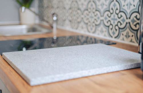 Lovely Cosy Studio with Garden and Parking - Photo 9