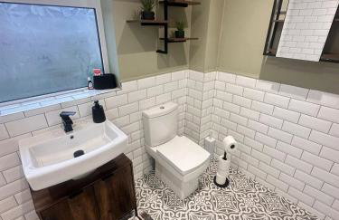 Spacious 3 Bed Home - Cramlington - Free Parking - Pets Welcome - Foto 8