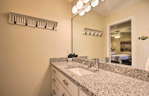 Luxe Lakefront Apartment w/ Shared Pool & Dock! - Foto 19