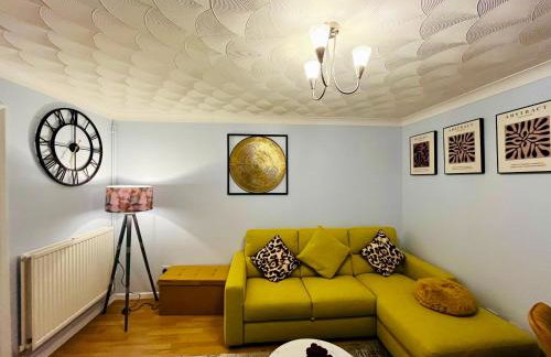 Chic 2BR escape near Luton Airport&Train Stn, Whipsnade zoo, Contractors - Foto 12