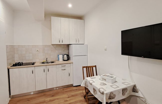 Studio Leo Apartment - Photo 16