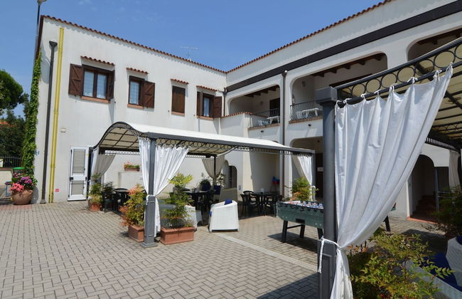 Comfy Furnished Apartment with AC near Beach - Foto 43