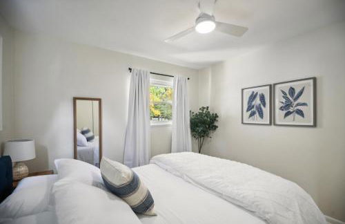 Comfy Coastal Getaway with Modern Comforts home - Foto 18