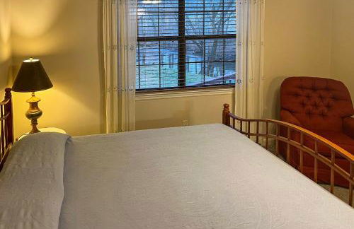 Creekfront Cabin Near Chattanooga with Hot Tub! - Foto 11