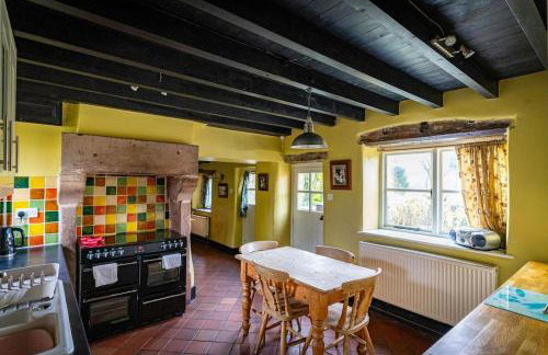 School House, cosy cottage for 12 with hot tub in the Peak District - Photo 65