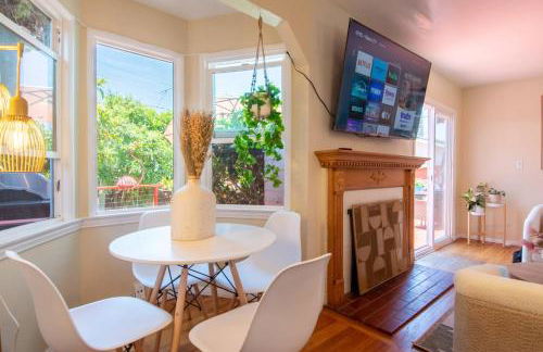 Walk to Beach • La Jolla Home + Free Parking - Foto 2