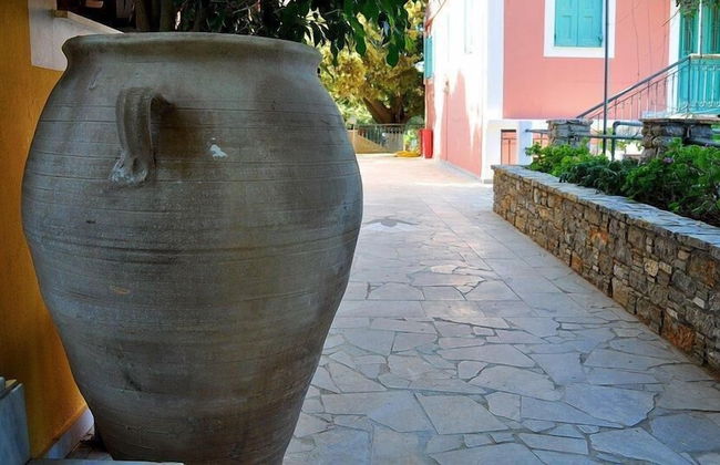 Niriides Hotel & Apartments - Photo 54