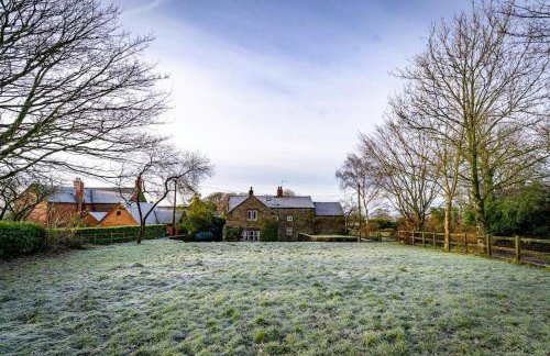 School House, cosy cottage for 12 with hot tub in the Peak District - Photo 7