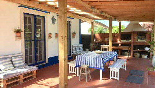 Cottage with Pool,Gourmet BBQ,Wood Oven&Games Barn - Foto 3