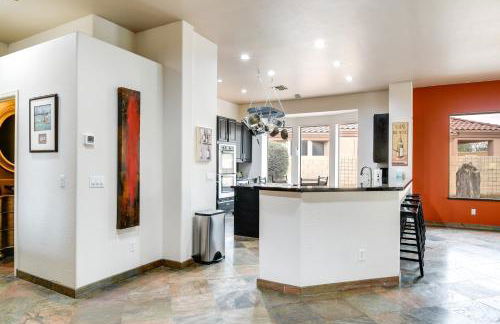 Luxe Couples Retreat with Pool and Outdoor Kitchen! - Foto 12