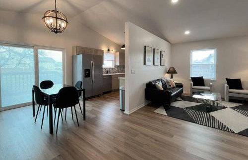 Lockmoor Landing 4BR Family Home with Office, Firepit & Large Backyard - Photo 1