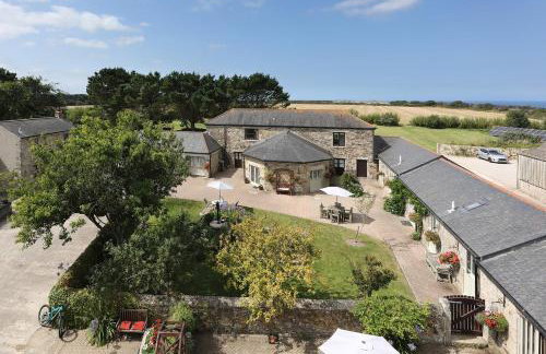 The Roundhouse - Photo 22