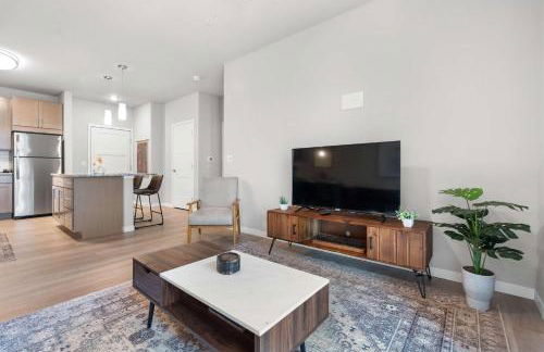 Washer & Dryer with Free Underground Parking with a Pool - Foto 4