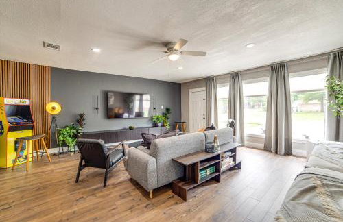Spacious Family Home, 5 Mi to Galleria Dallas! - Foto 6