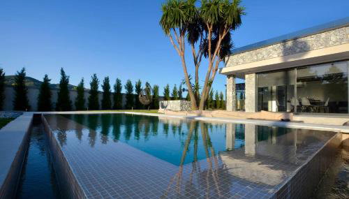 Villa Flamingo - 4 bedrooms - Private Pool - Next to renowned Issos Beach & Lake Korission - Photo 2