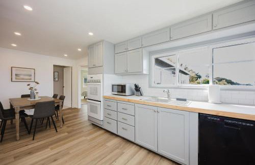 The Coastal Retreat Scenic Harbor Ocean Views Walk to Beach Restaurants - Foto 27